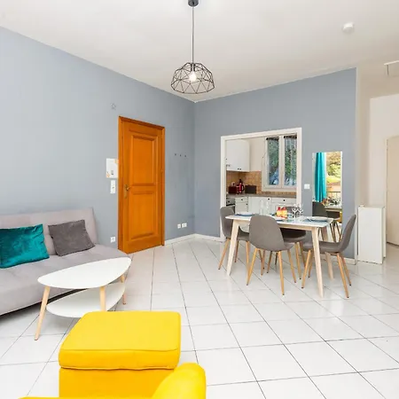 Beautiful & Large Sea View Apartment *