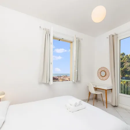 Beautiful & Large Sea View Apartment *