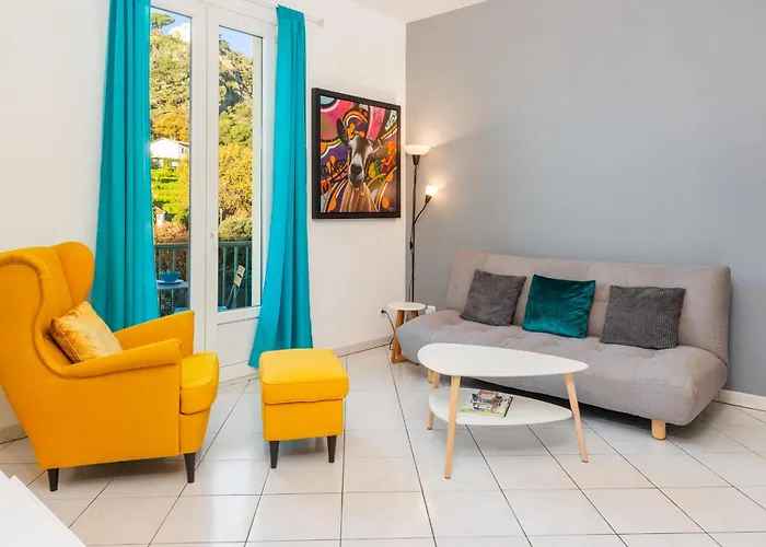 Beautiful & Large Sea View Apartment Menton