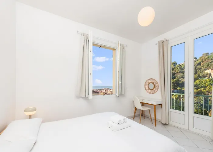 Beautiful & Large Sea View Apartment *