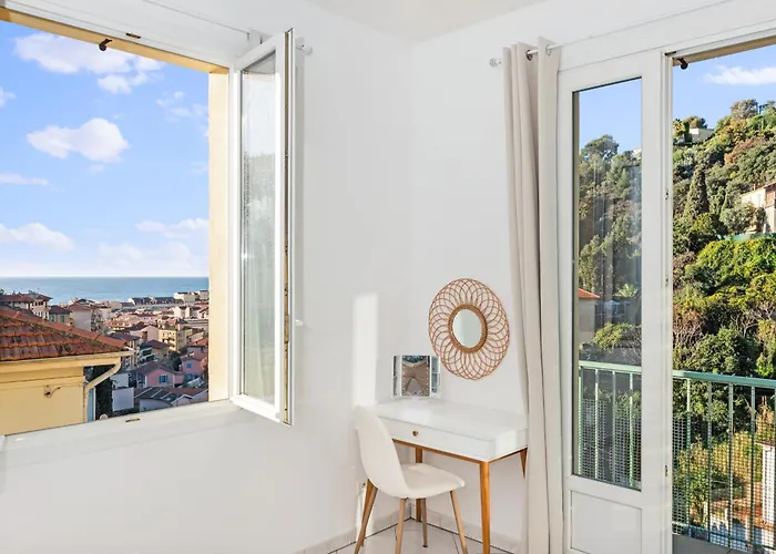 Beautiful & Large Sea View *