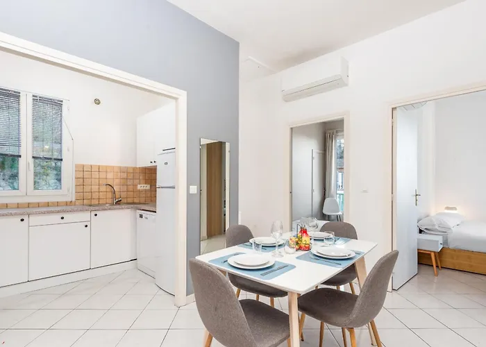 Beautiful & Large Sea View