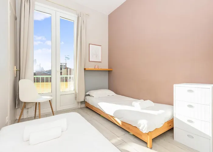 Beautiful & Large Sea View *