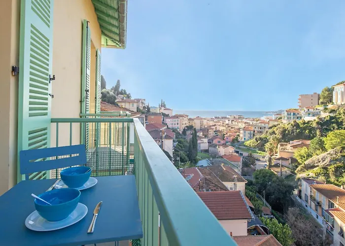 Beautiful & Large Sea View Apartment